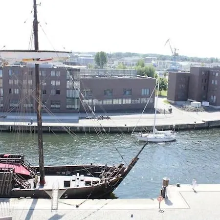 Ohlerich Speicher - Schlafen Im Hafen Wismar Exterior photo